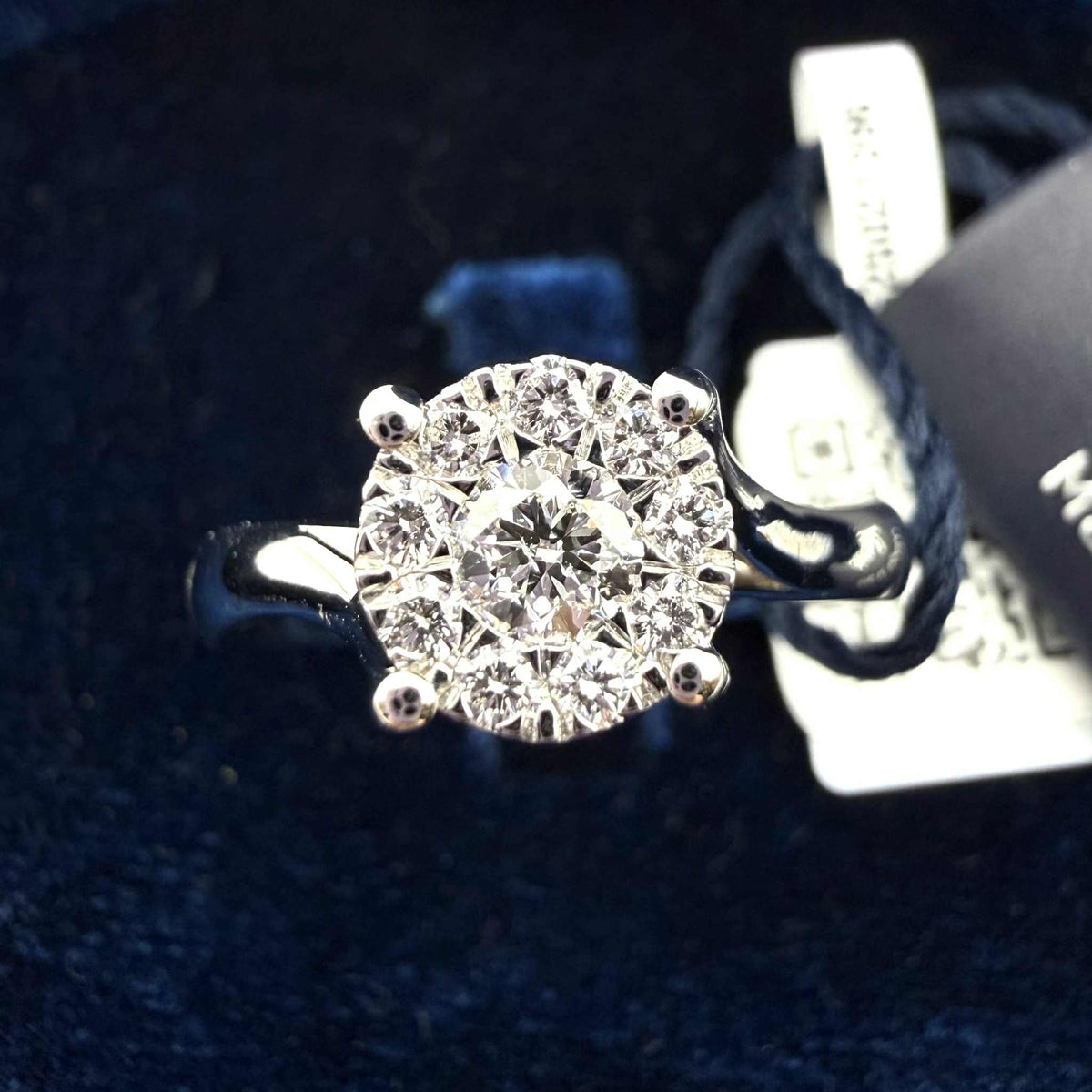 Anello Solitario Recarlo Nodo D'amore con Diamanti Ct. 0.37