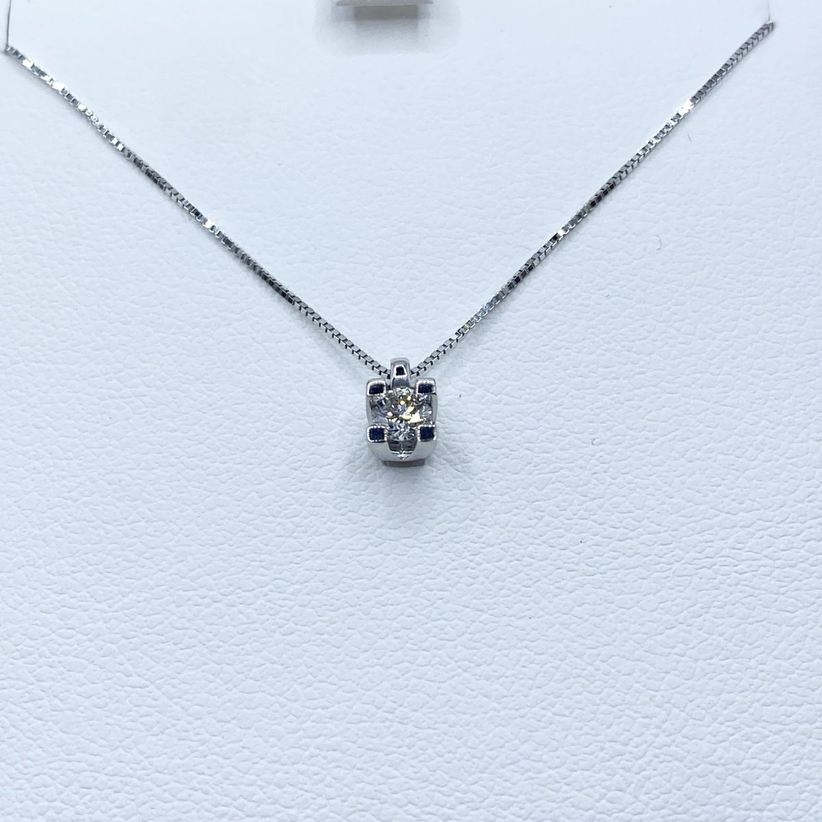 Collana Punto Luce Miluna in Oro 18KT 18KT con Diamante Ct. 0,13