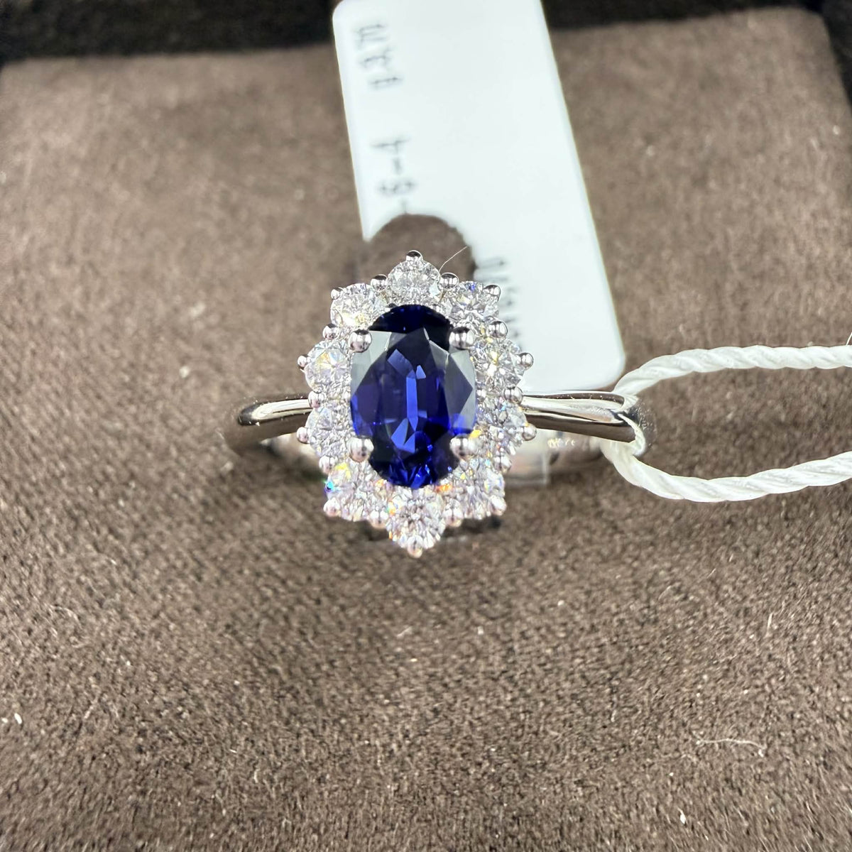 Anello Donna Crivelli con Diamanti e Zaffiro Ct. 0.70