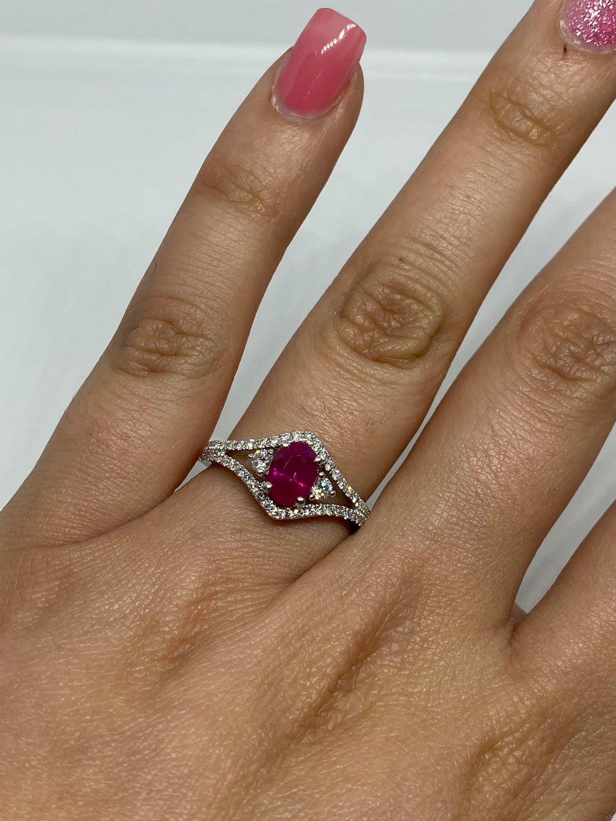 Anello Donna Crivelli con Rubino Ct 1.00 e Diamanti