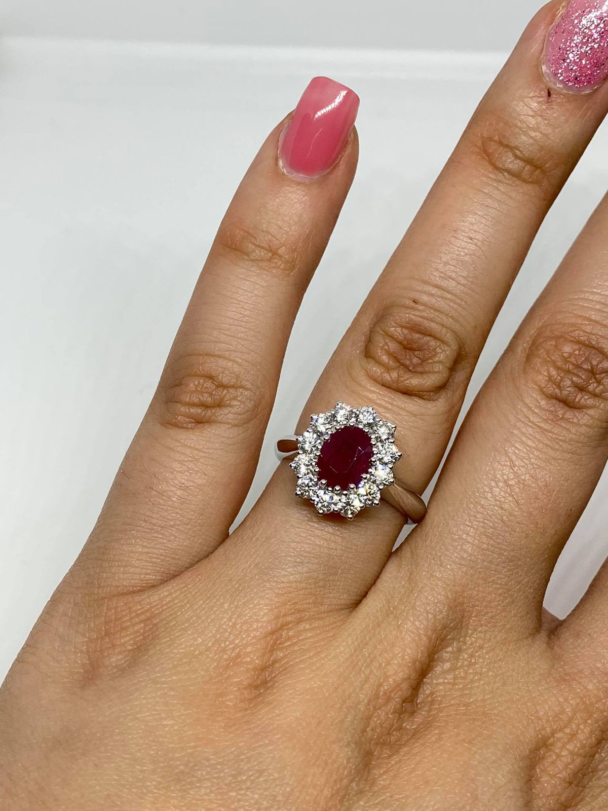Anello Donna Crivelli con Rubino Ct 1.08 e Diamanti