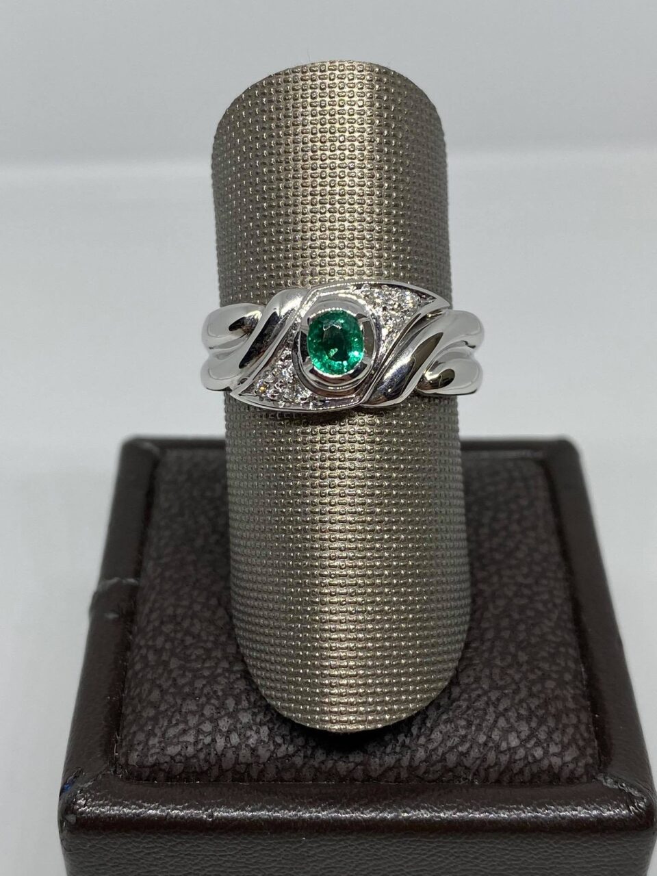 Anello Donna Salvini con Smeraldo ct 0.25 e Diamanti