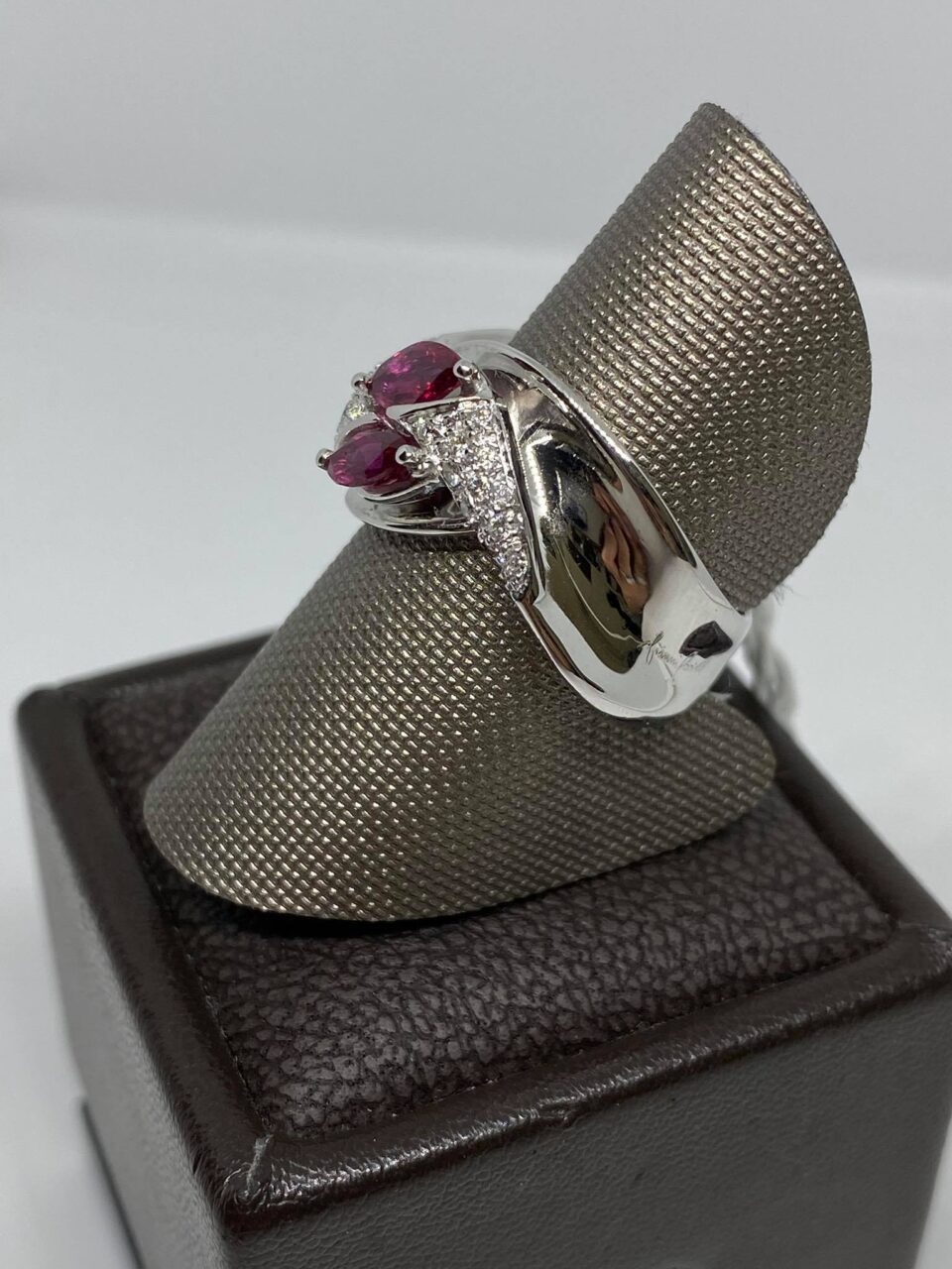 Anello Donna Gianni Carità con Rubini Ct 0.88 e Diamanti