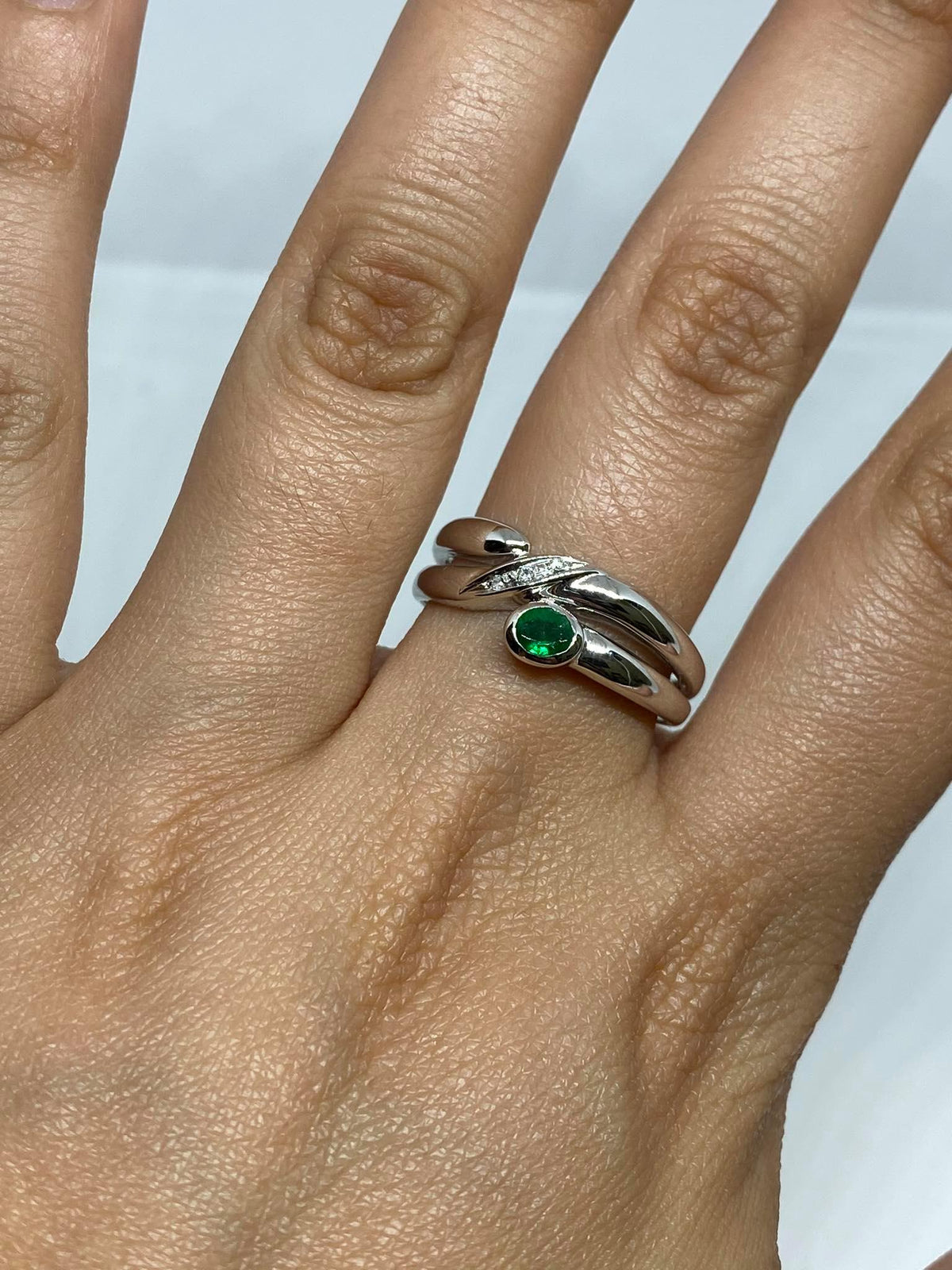 Anello Donna con smeraldo Ct 0.25 e diamanti