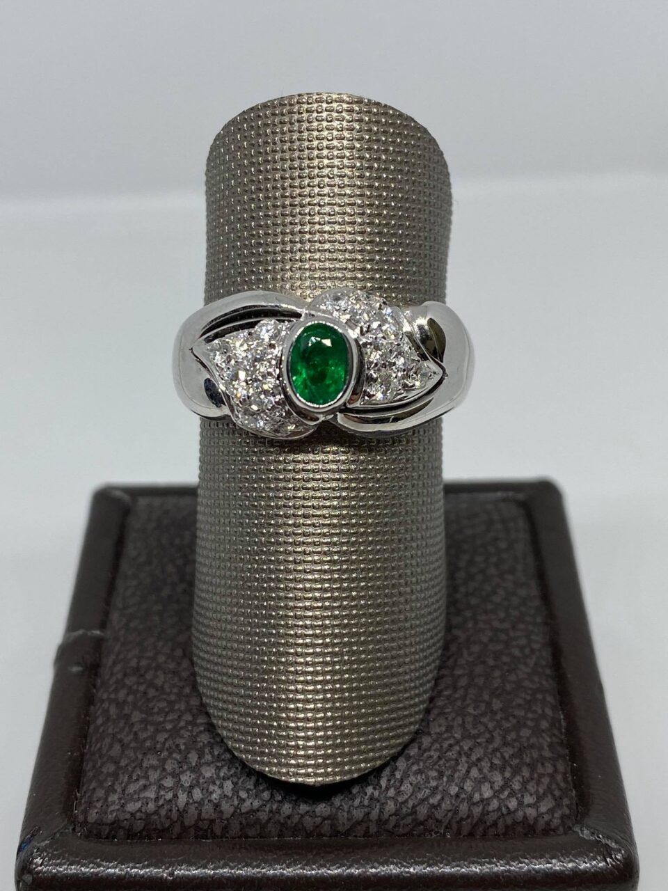 Anello Donna Salvini con Smeraldo ct 0.39 e Diamanti