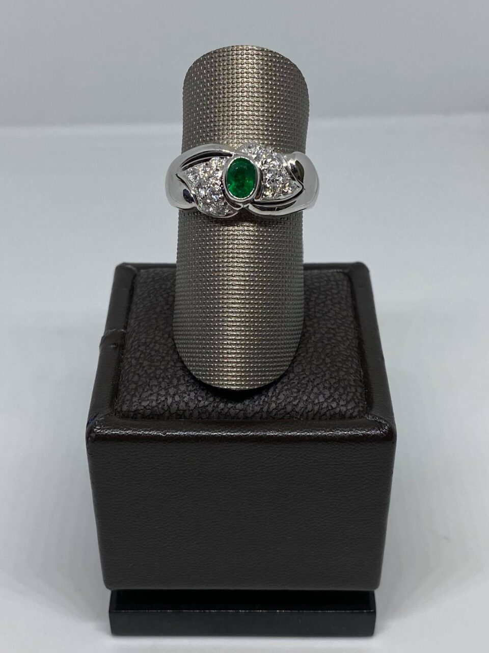 Anello Donna Salvini con Smeraldo ct 0.39 e Diamanti