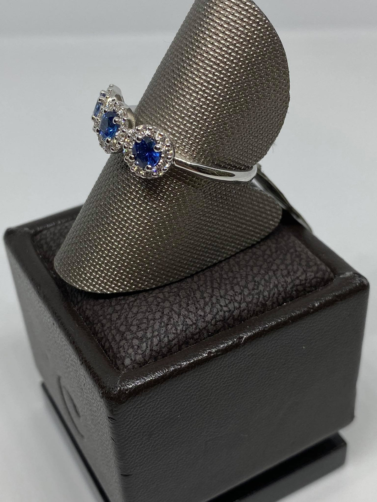 Anello Donna Crivelli Con Zaffiri Ct 0.73 e Diamanti