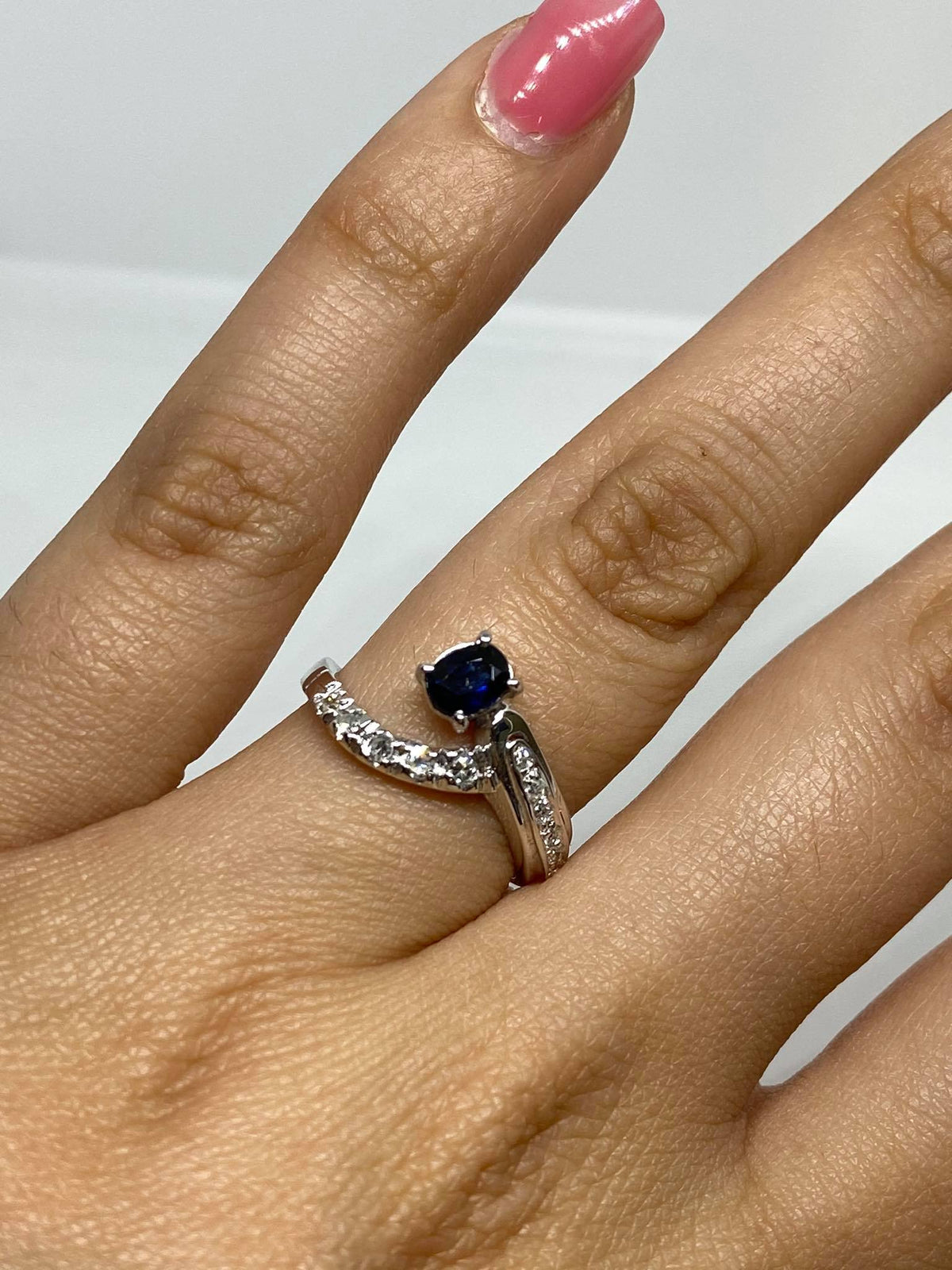 Anello Dartizio gioielli con zaffiro Ct 0.41 e diamanti