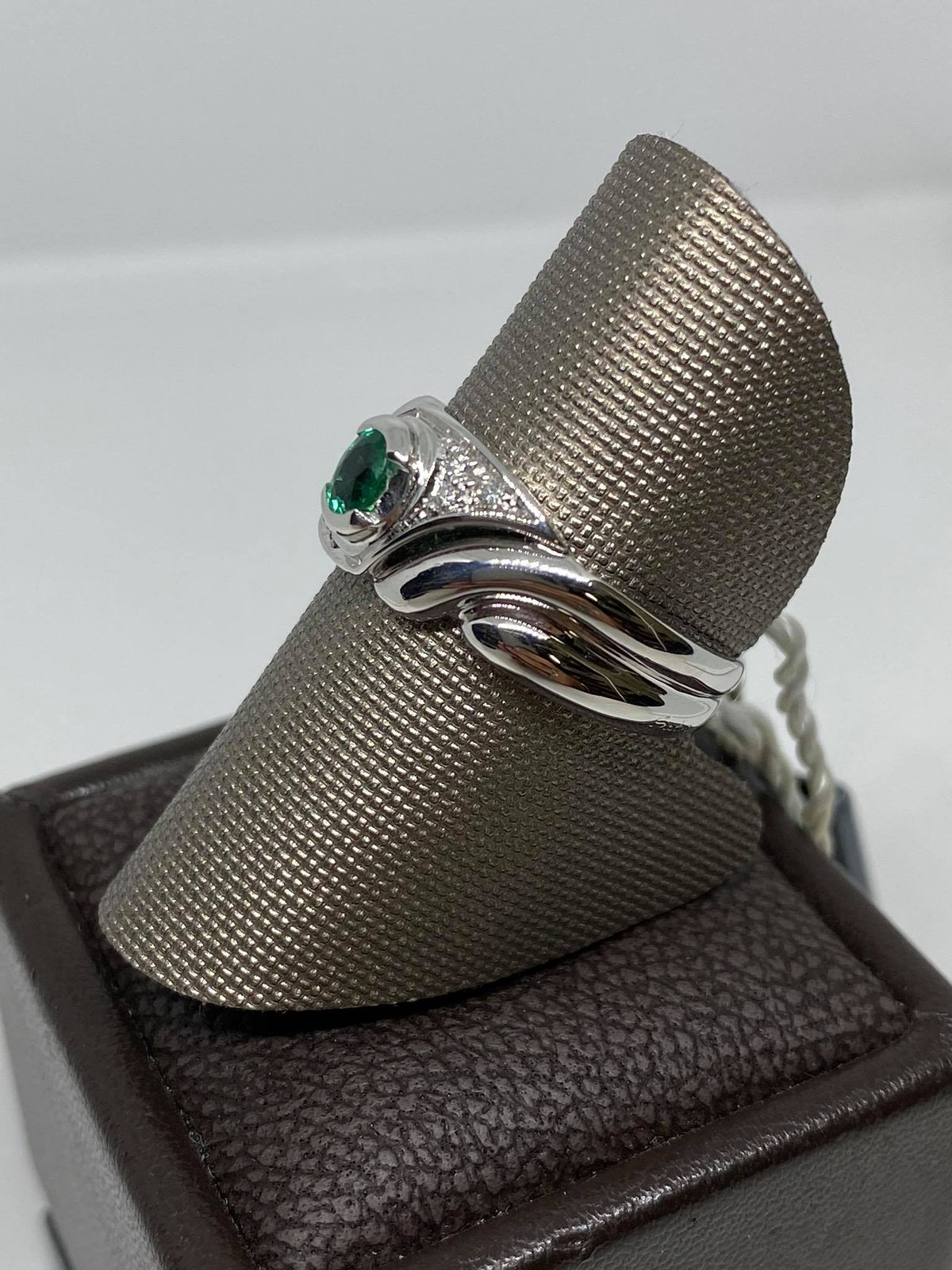 Anello Donna Salvini con Smeraldo ct 0.25 e Diamanti