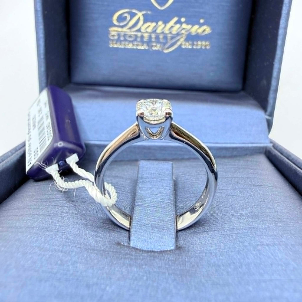 Anello Solitario in Oro 18KT 18KT e Diamante Ct. 0.50 G-VS1