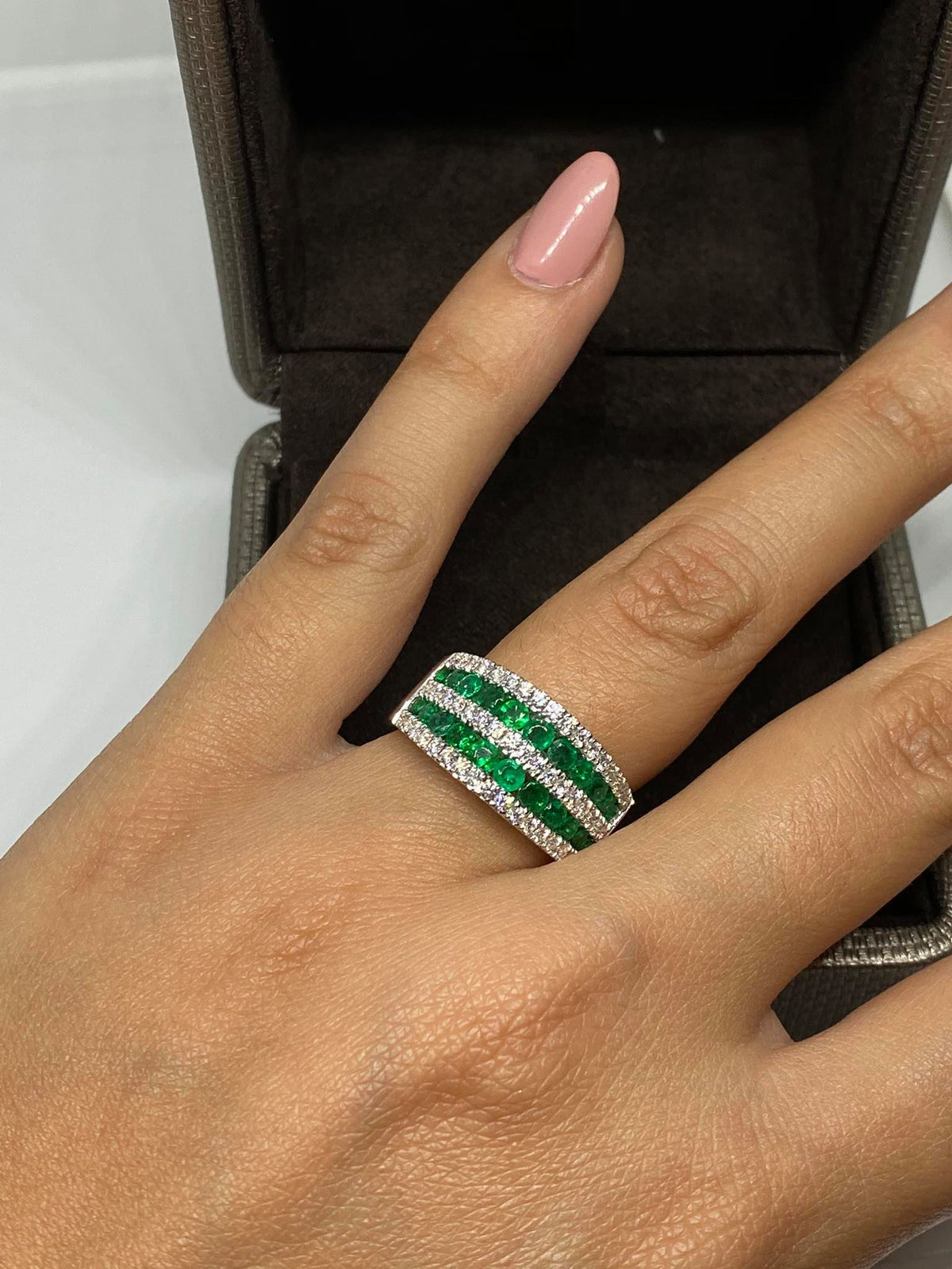 Anello Donna Fascione Crivelli con Smeraldi Ct 1.33 e Diamanti