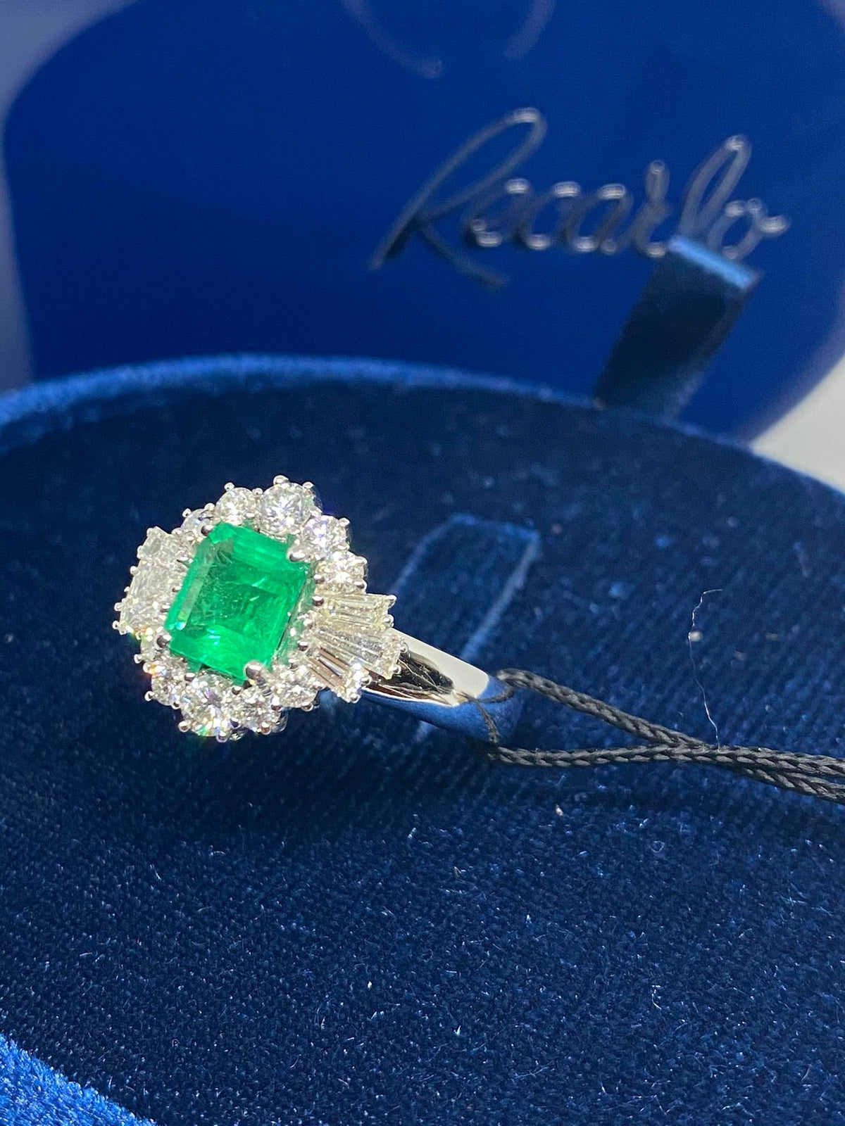 Anello Donna Recarlo con Smeraldo Ct 1.17 e Diamanti