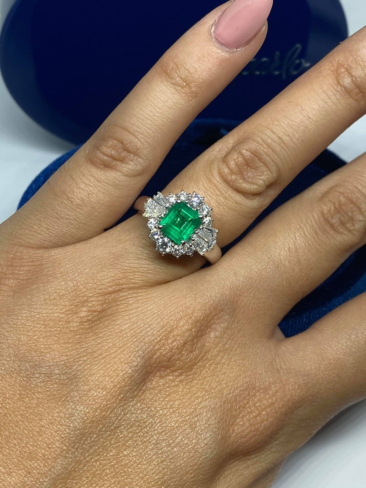 Anello Donna Recarlo con Smeraldo Ct 1.17 e Diamanti