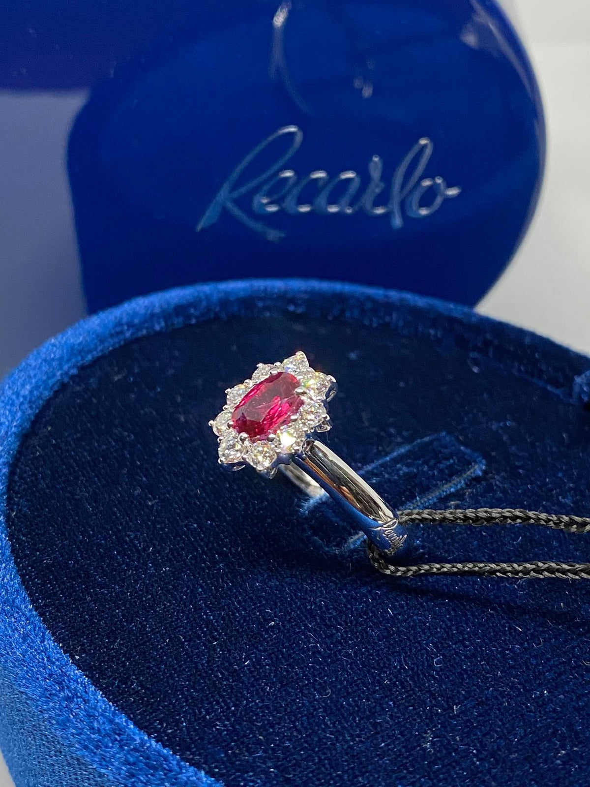 Anello Donna Recarlo con Rubino Ct 0.88 e Diamanti