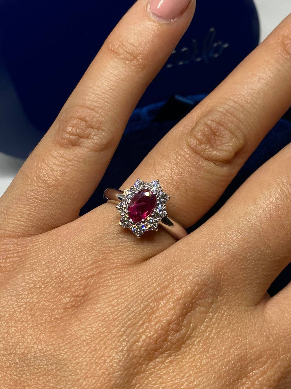 Anello Donna Recarlo con Rubino Ct 0.88 e Diamanti