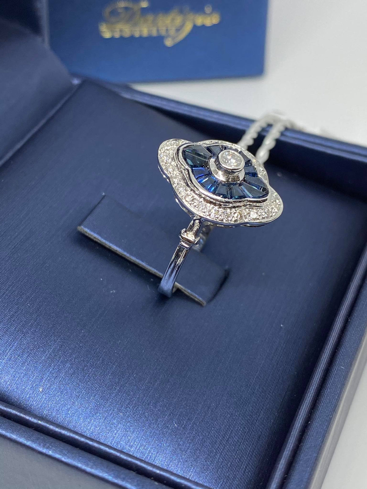 Anello Donna Dartizio Gioielli con Zaffiri ct 1.84 e Diamanti