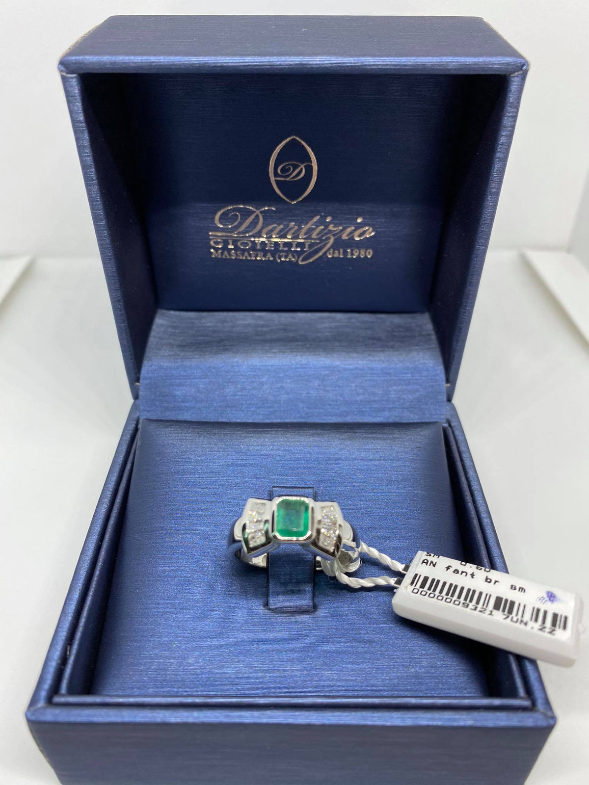 Anello Donna Dartizio Gioielli con Smeraldo Ct 0.60 e Diamanti