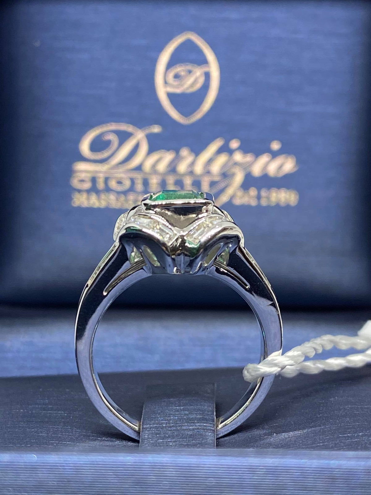 Anello Donna Dartizio Gioielli con Smeraldo Ct 0.92 e Diamanti