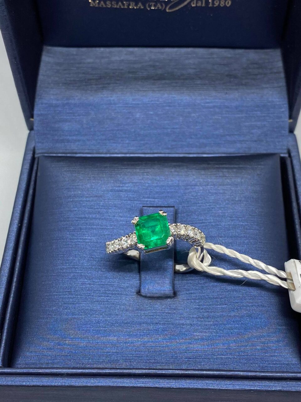 Anello Donna Dartizio Gioielli con Smeraldo Ct 1.45 e Diamanti