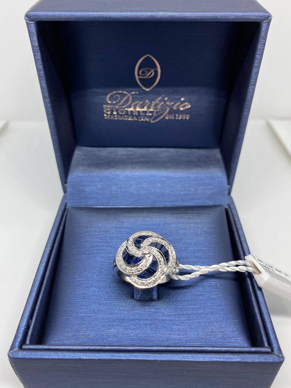Anello Donna Dartizio Gioielli con Zaffiri Ct 1.87 e Diamanti