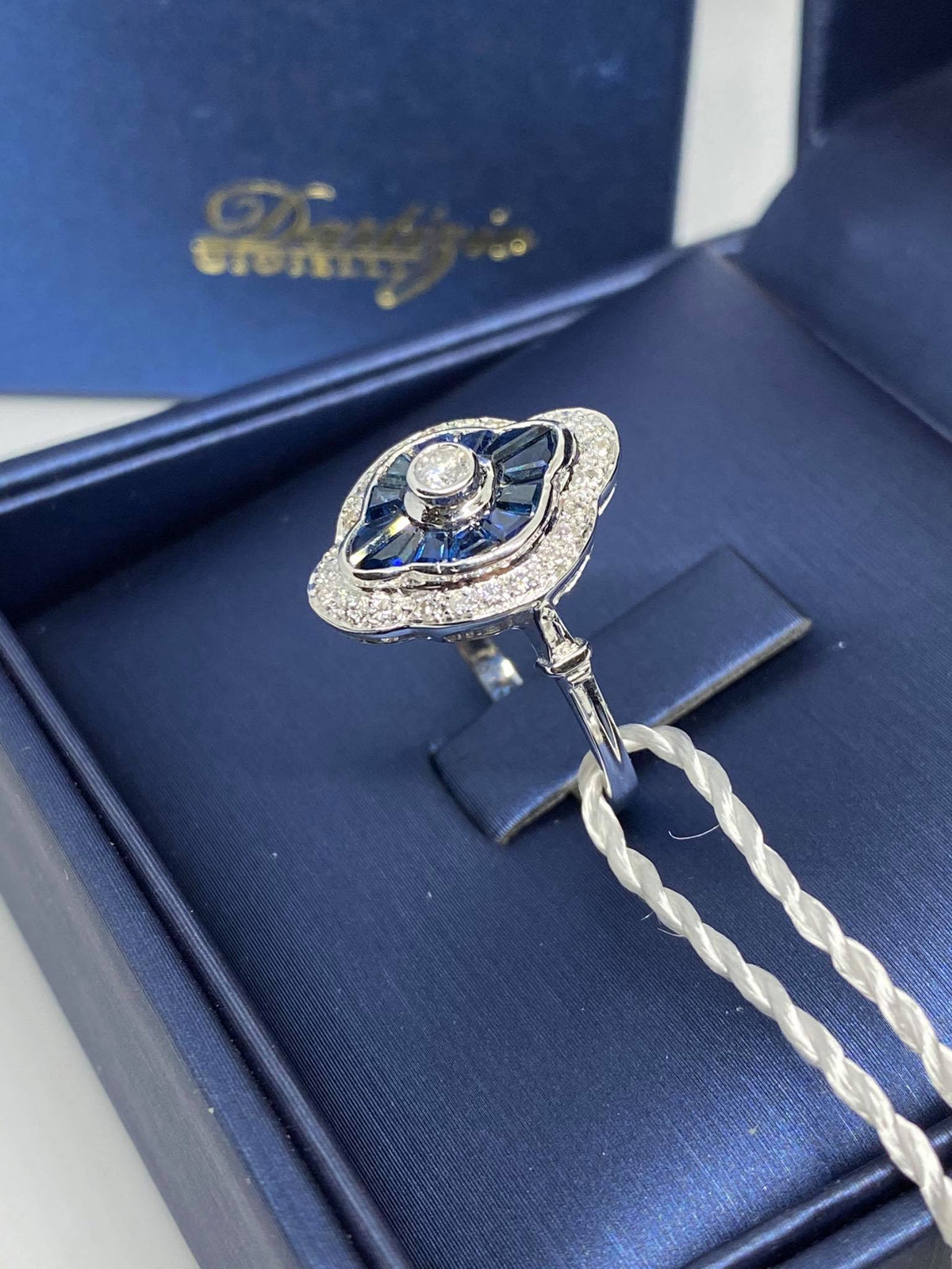 Anello Donna Dartizio Gioielli con Zaffiri ct 1.84 e Diamanti