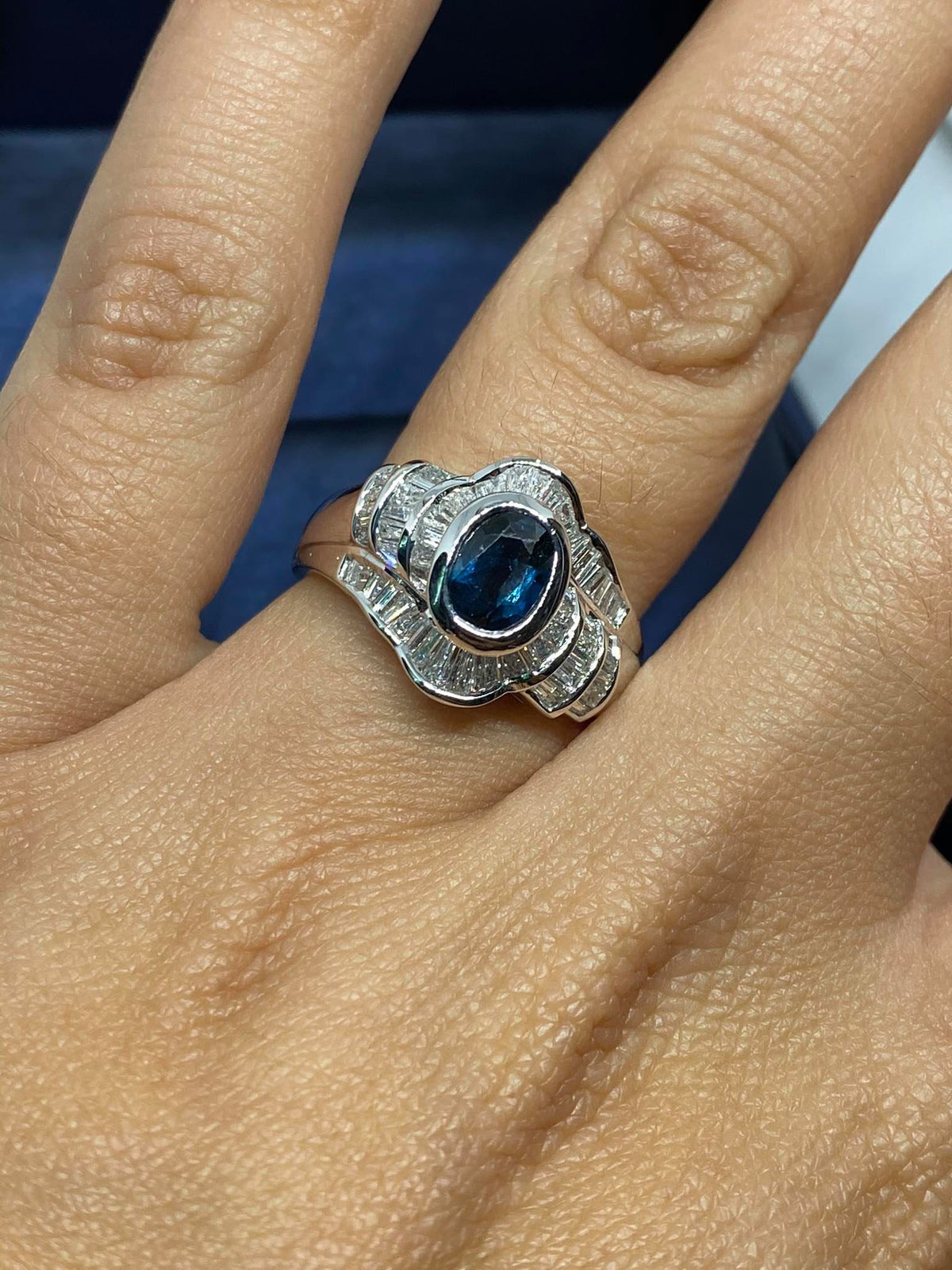 Anello Donna Dartizio Gioielli con Zaffiro Ct 0.90 e Diamanti