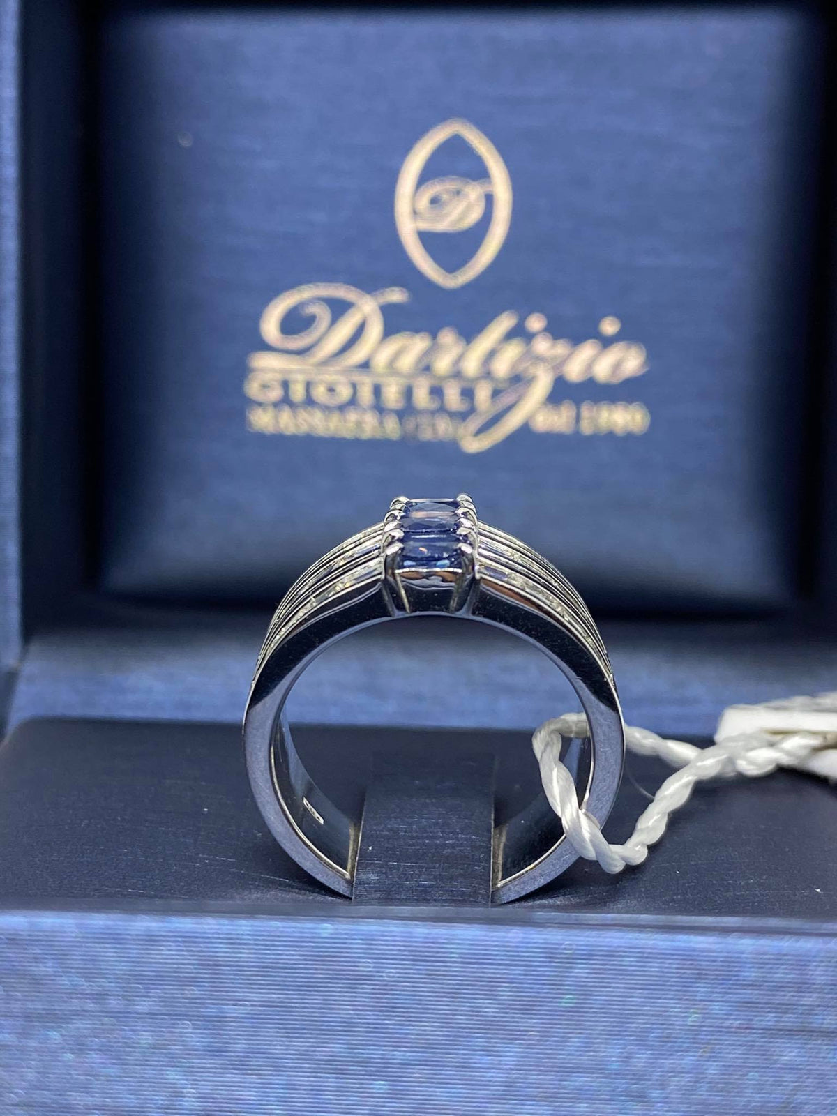 Anello Donna Dartizio Gioielli con Zaffiri Ct 1.35 e Diamanti