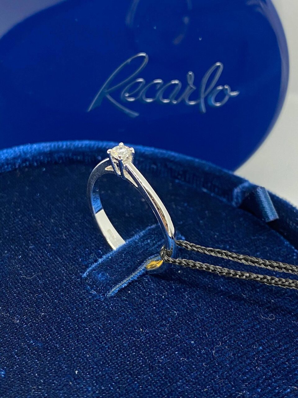 Anello Solitario Recarlo con Diamante Ct 0.12