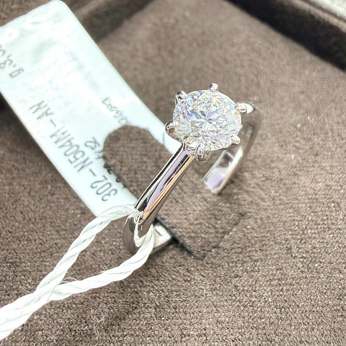 Anello Crivelli Solitario Tiffany 6 Griffe in Oro 18KT e Diamante GIA Ct 0.72