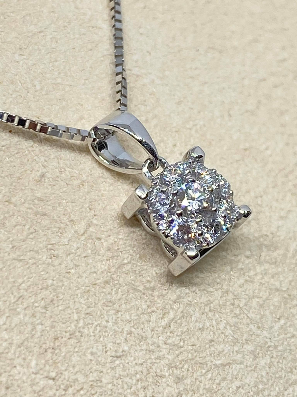 Collana Punto Luce Donna Oro 18KT con Diamanti Pavè