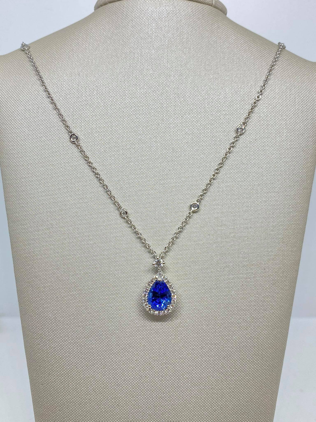 Collana Donna Crivelli a goccia con Zaffiro Ct 1.79