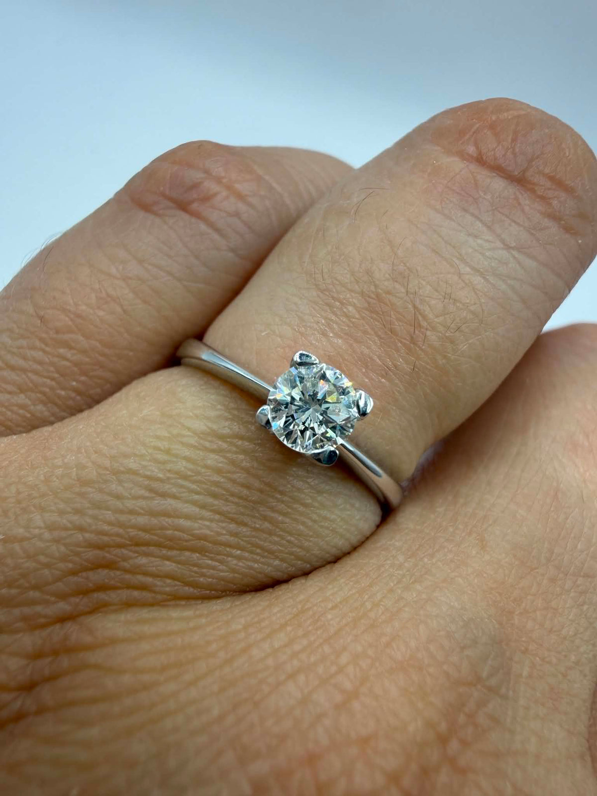 Anello Solitario in Oro 18KT 18KT e Diamante Ct. 0,41 G-VS1