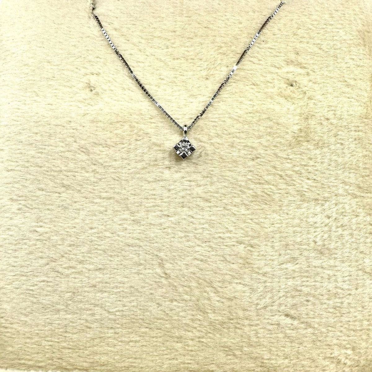 Collana Punto Luce Donna Oro 18KT con Diamante Ct 0.02
