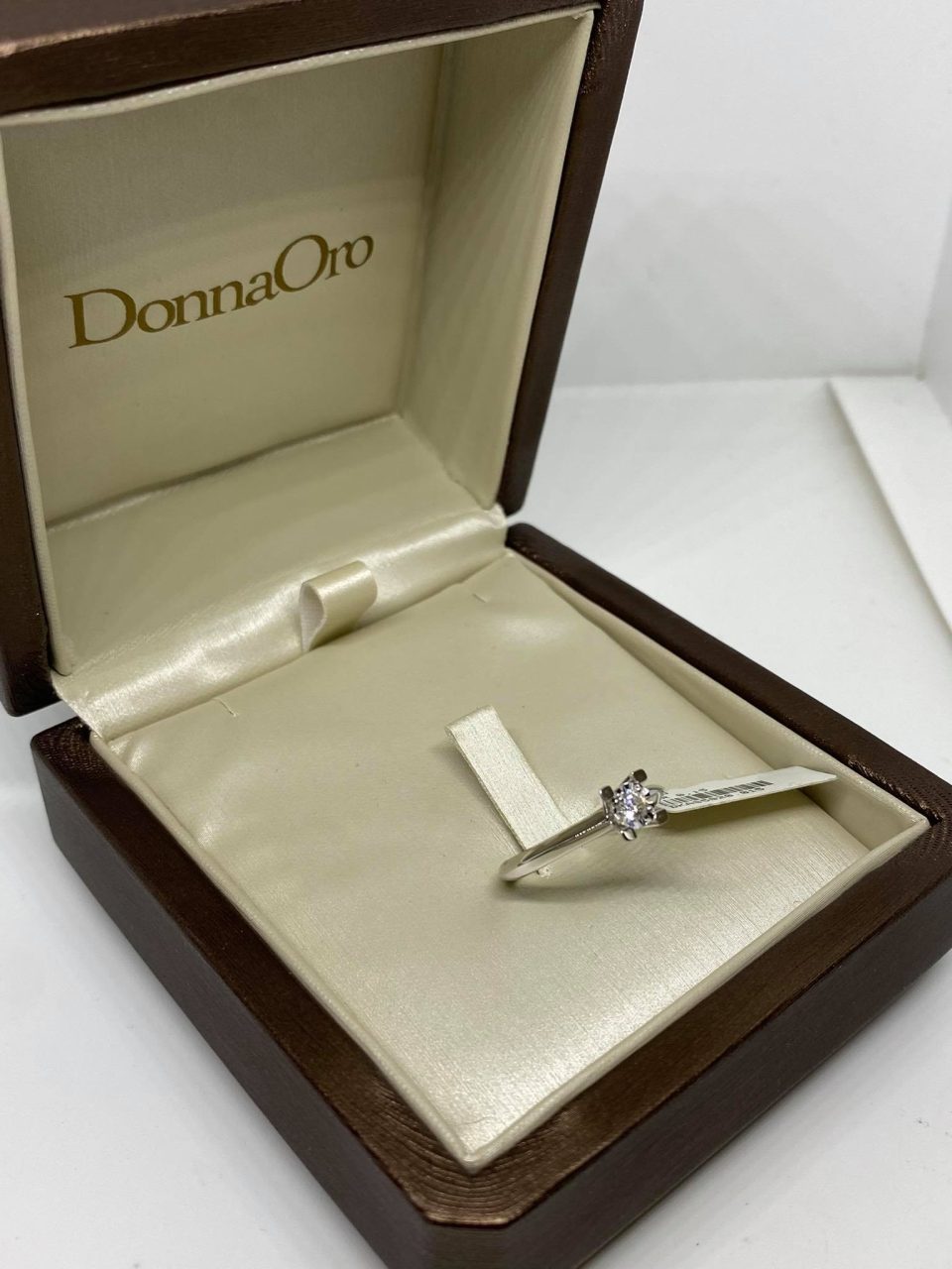 Anello Donna Oro 18KT Solitario in Oro 18KT 18KT e Diamante ct. 0,15