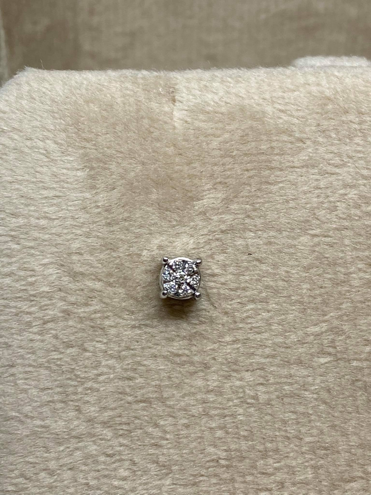 Orecchini Donna Oro 18KT Punto Luce con Diamante Ct 0.11