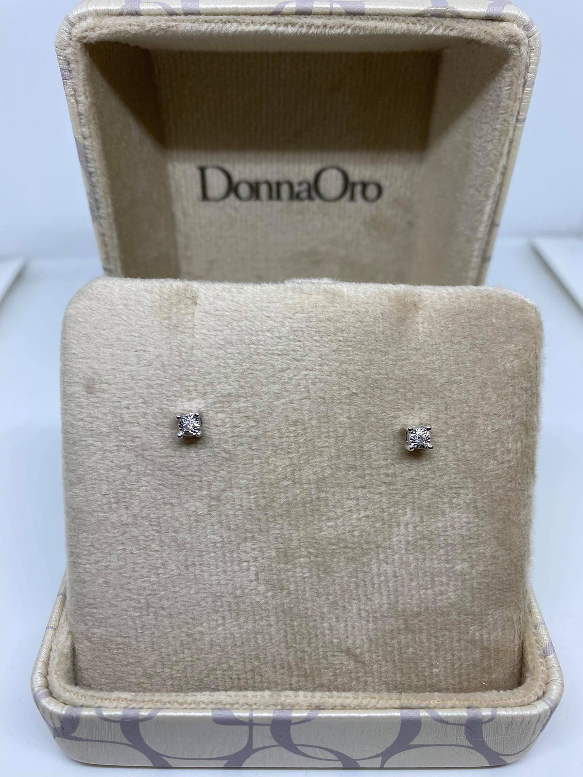 Orecchini Donna Oro 18KT Punto Luce con Diamante Ct 0.02