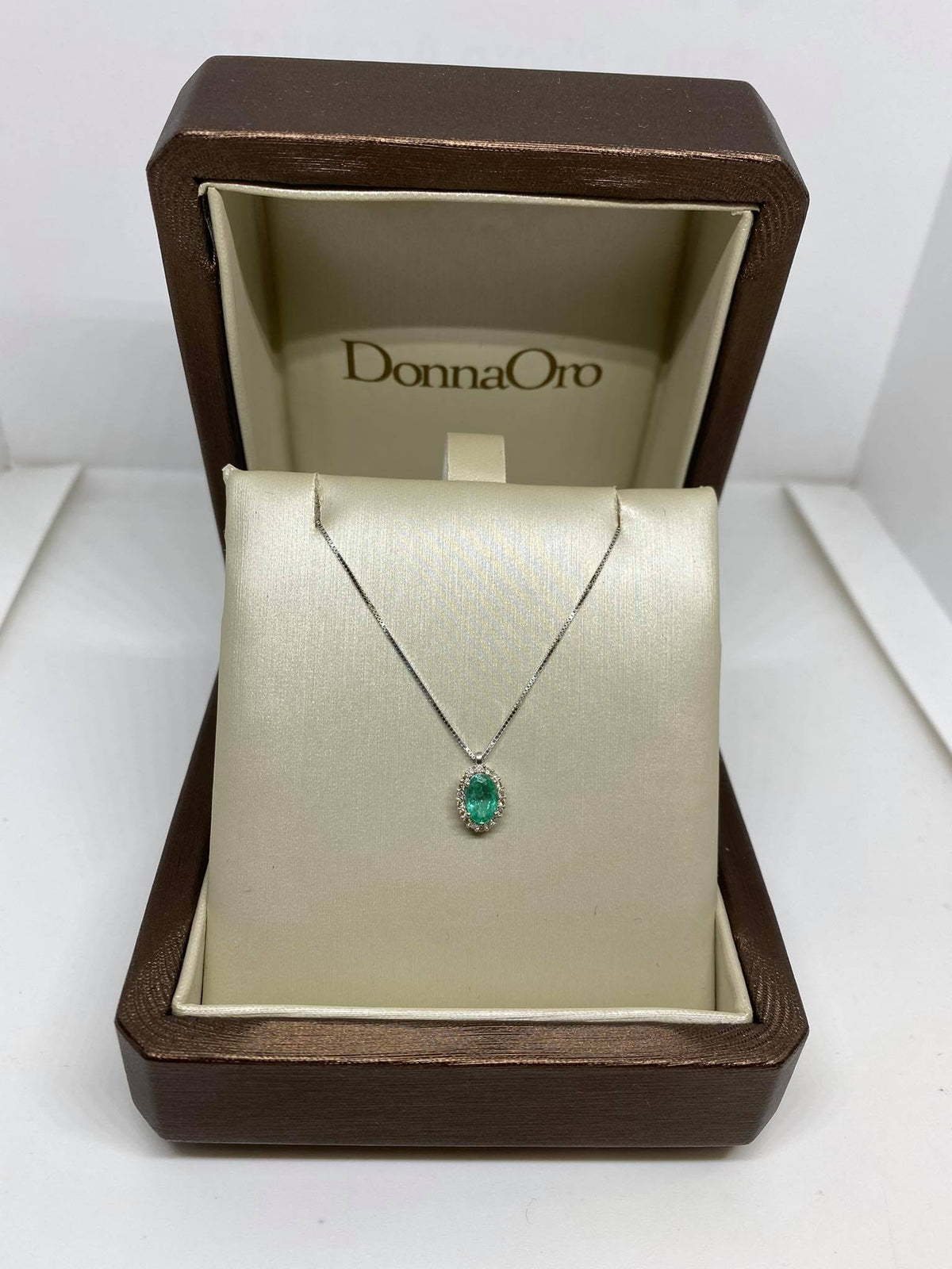 Collana Donna Oro 18KT con Smeraldo Ct 0.40 e Diamanti