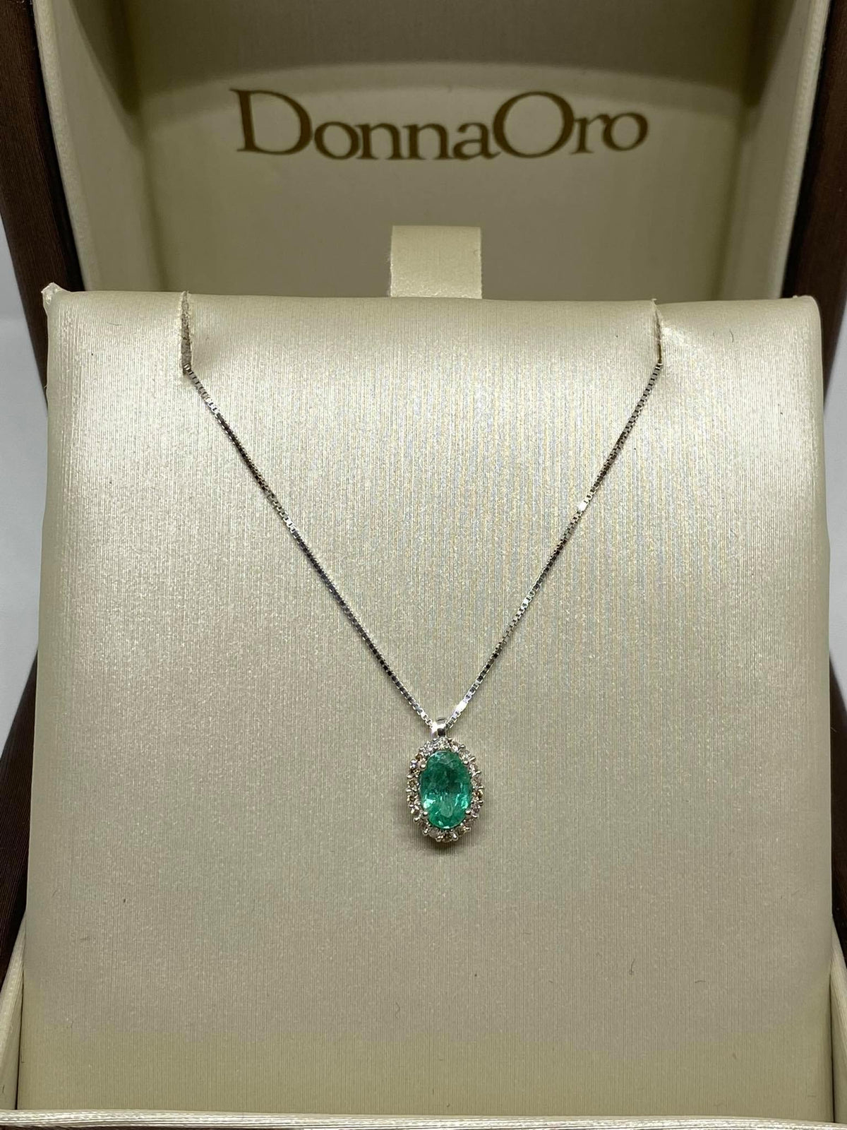 Collana Donna Oro 18KT con Smeraldo Ct 0.40 e Diamanti