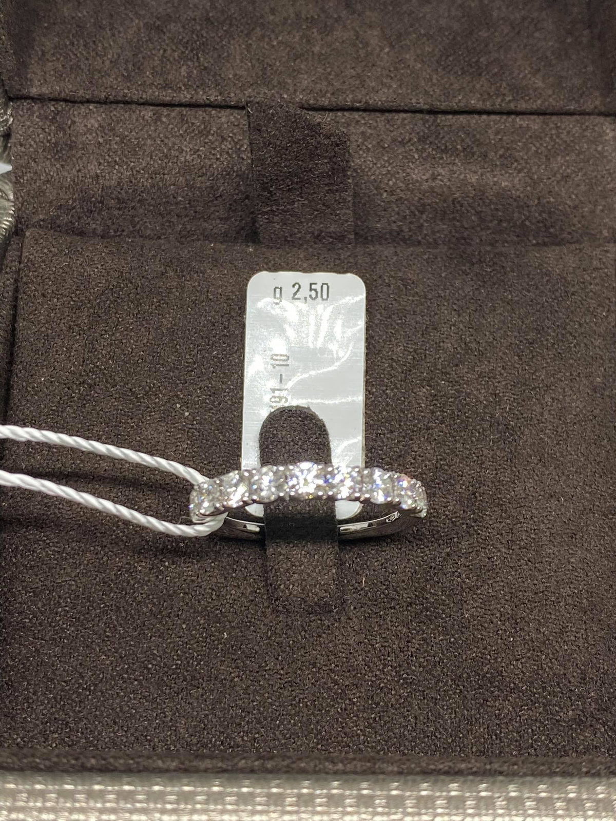 Anello Crivelli Veretta a 9 Pietre in Oro 18KT e Diamanti Ct 1.00