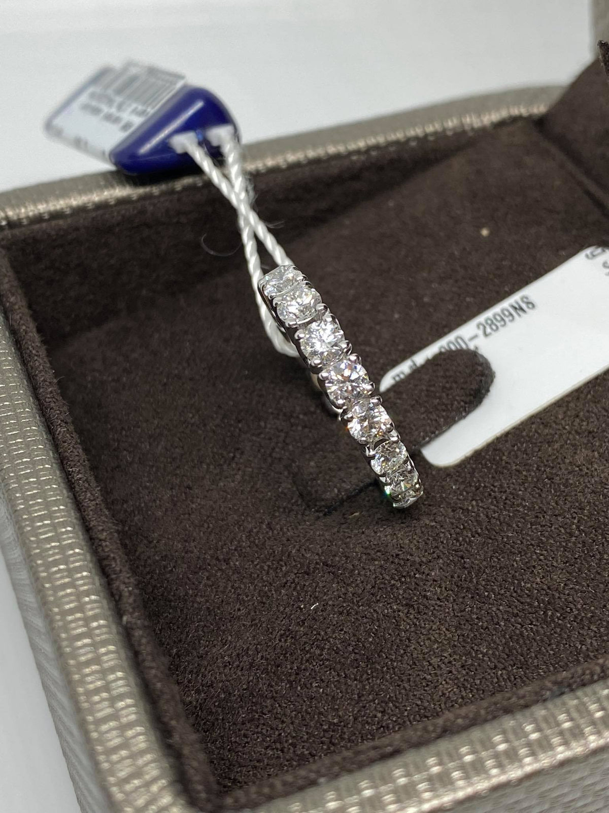 Anello Crivelli Veretta Girodito a scalare in Oro 18KT e Diamanti Ct 1.67