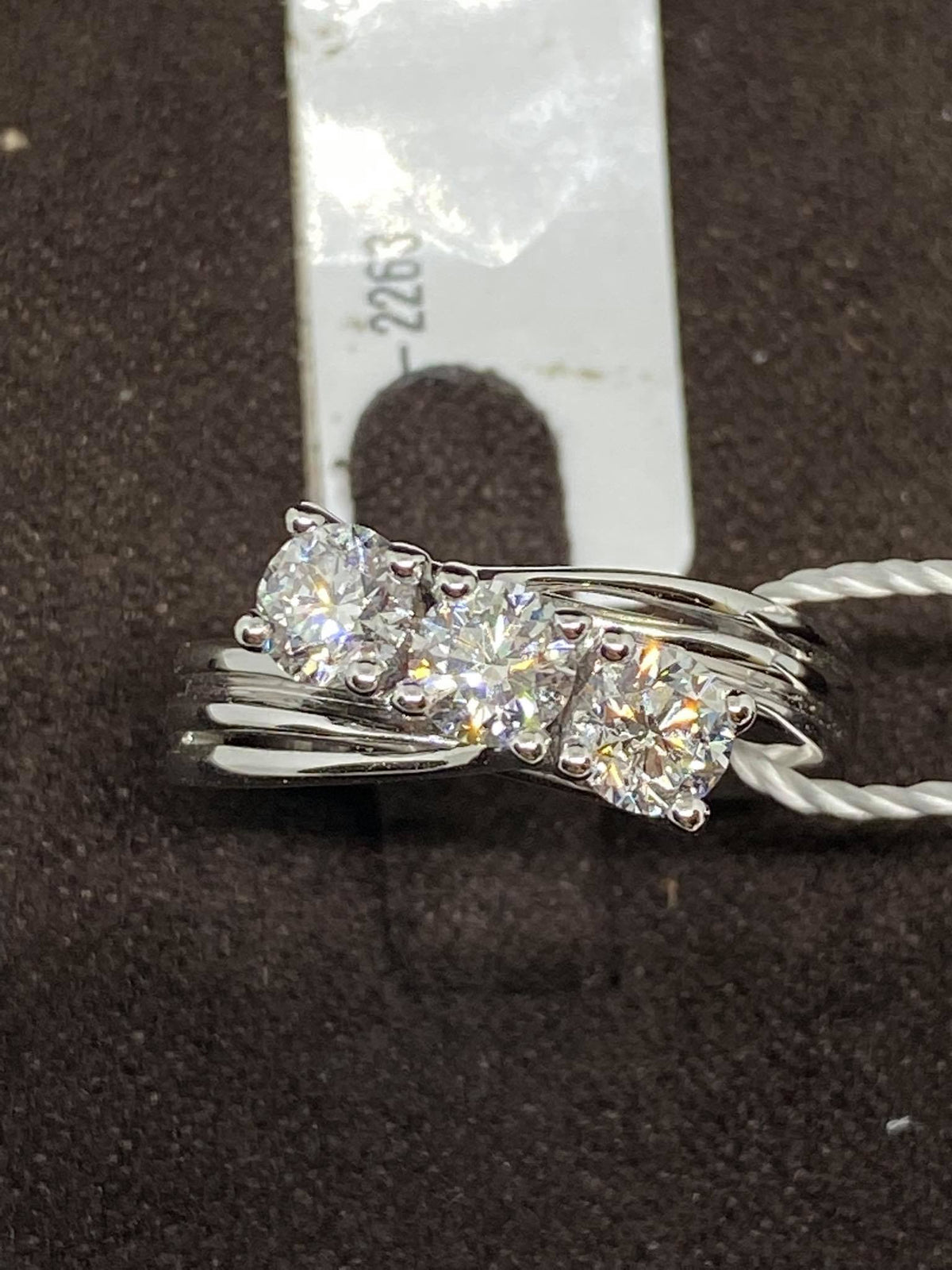 Anello Crivelli Trilogy in Oro 18KT 18KT e Diamanti Ct 1.15 G-SI