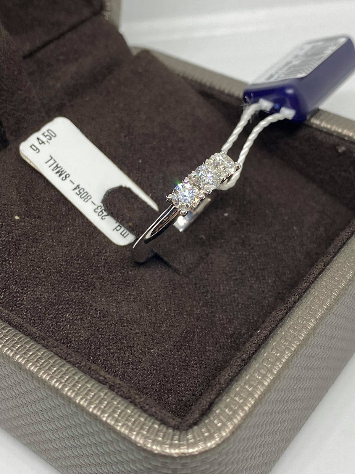 Anello Crivelli Trilogy in Oro 18KT 18KT e Diamanti Ct 0.93 G-SI