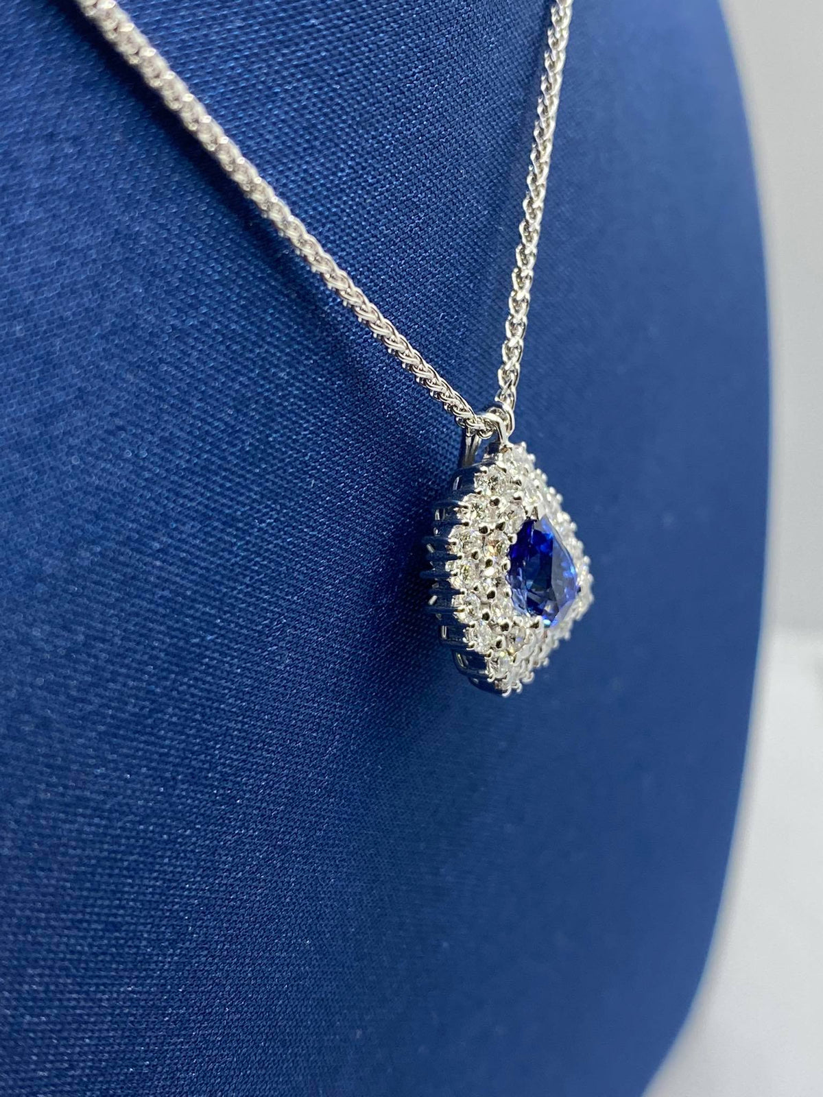 Collana Recarlo con Diamanti e Zaffiro Ct 1.05