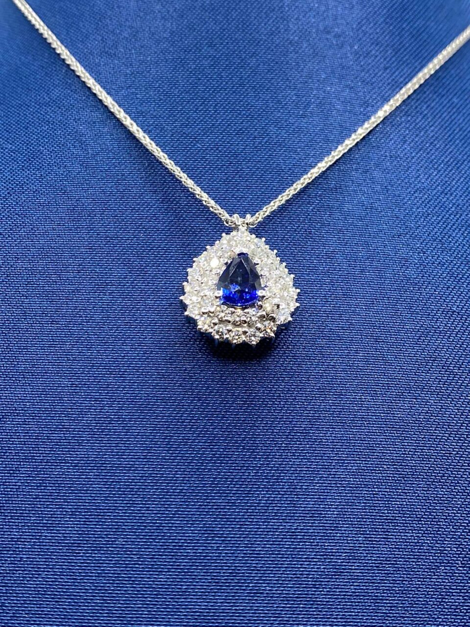 Collana Recarlo con Diamanti e Zaffiro Ct 1.05