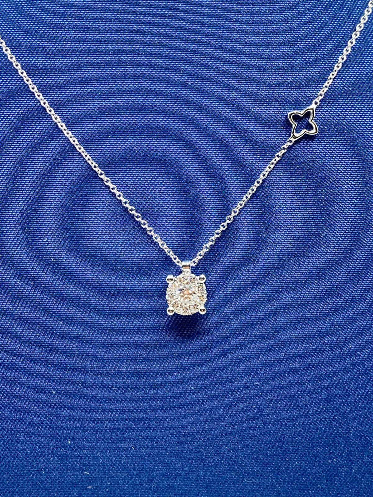 Collana Recarlo Nodo D’amore in Oro 18KT e Diamanti Ct 0.28