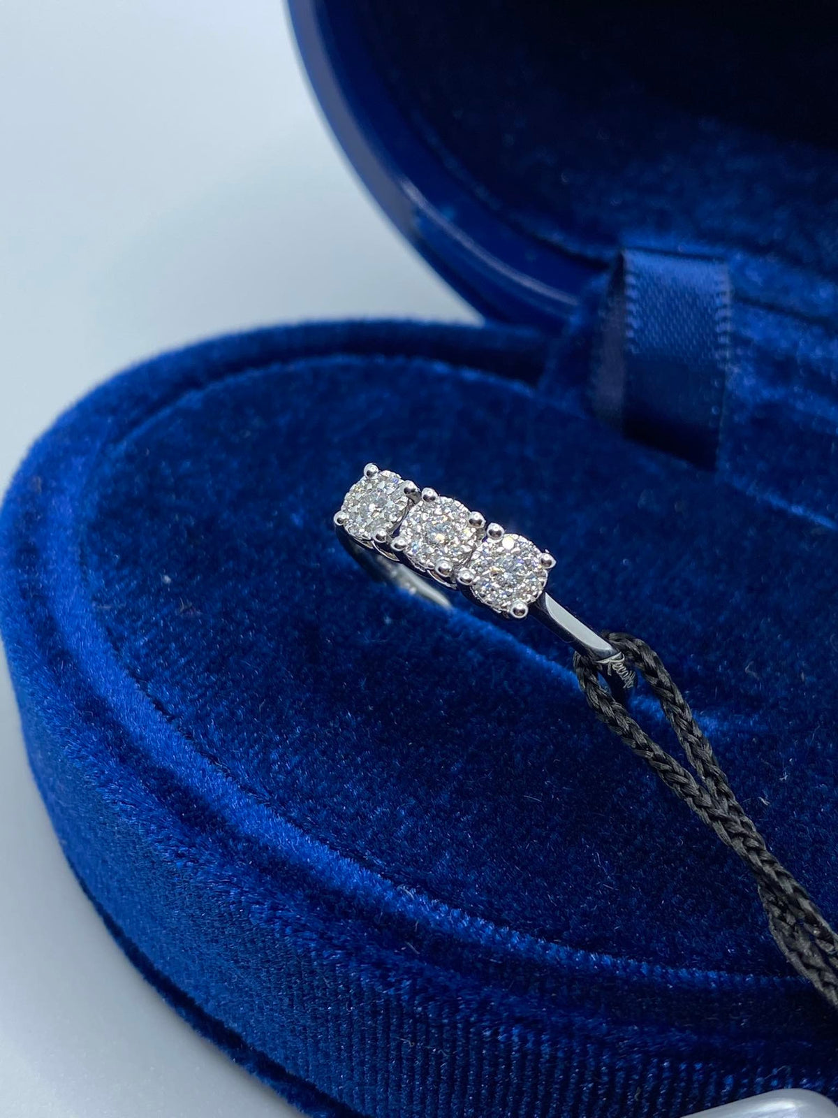 Anello Recarlo Trilogy Nodo D'amore con Diamanti Ct 0.16