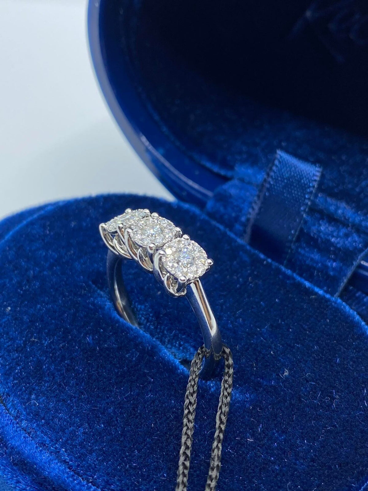 Anello Recarlo Trilogy Nodo D'amore con Diamanti Ct 0.46
