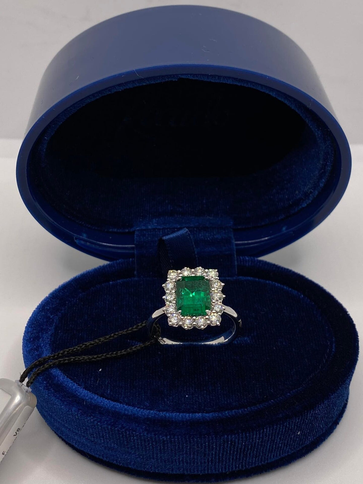 Anello Recarlo con Smeraldo Colombiano Ct 2.44