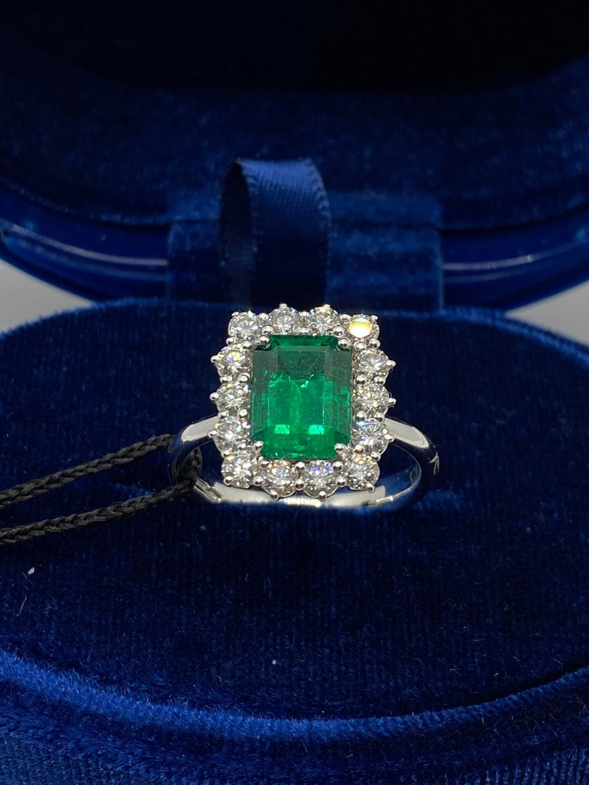 Anello Recarlo con Smeraldo Colombiano Ct 2.44