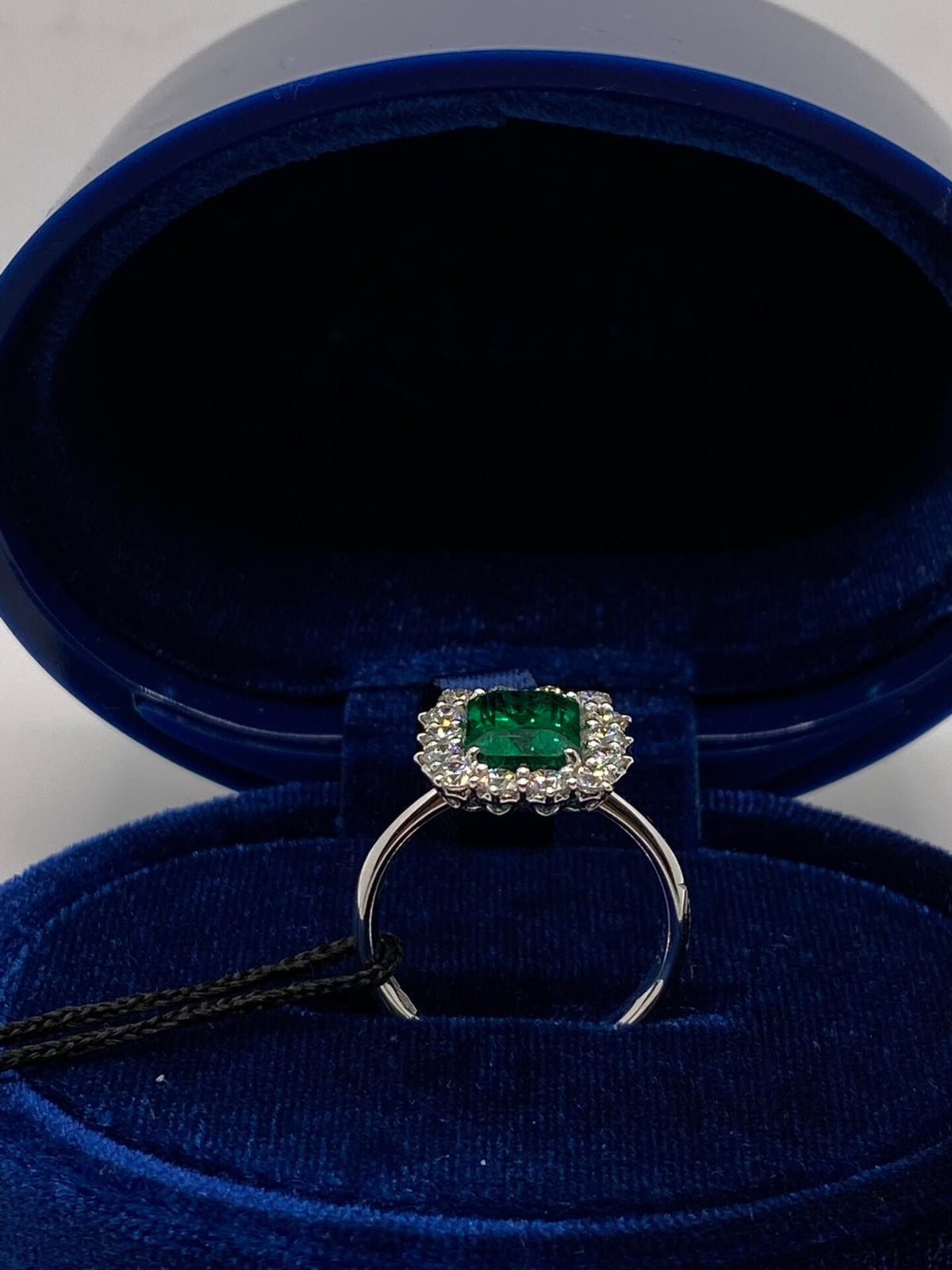 Anello Recarlo con Smeraldo Colombiano Ct 2.44